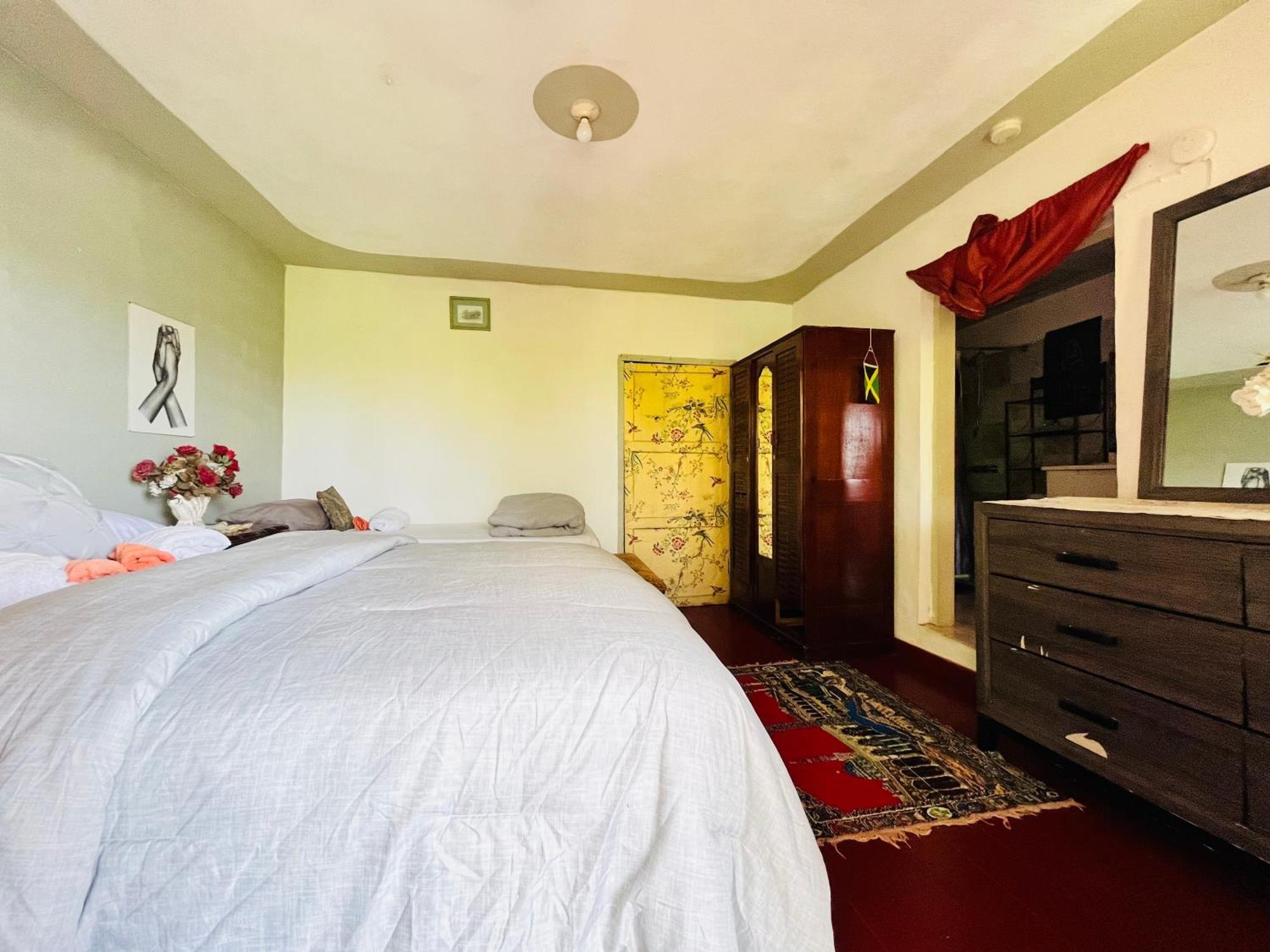 Nine Miles Cultural Hangouts And Tours Stepney Εξωτερικό φωτογραφία